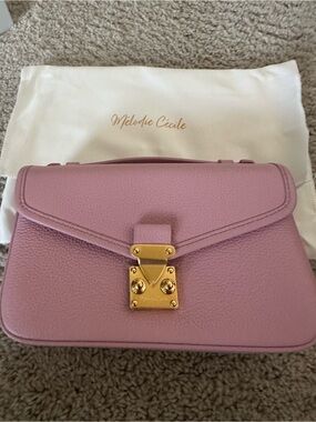 New Dress Up Your Purse Le Petit Paris 15! Never used! Comes with 2 straps!